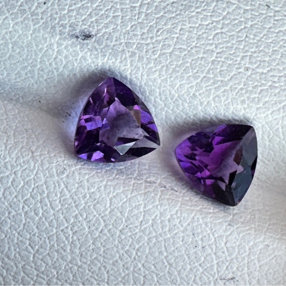 6.97ct Natural Purple Amethyst Trillion Cut Lot - Picture 11 of 17